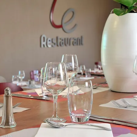 Hotell Campanile Bourg-en-bresse ~